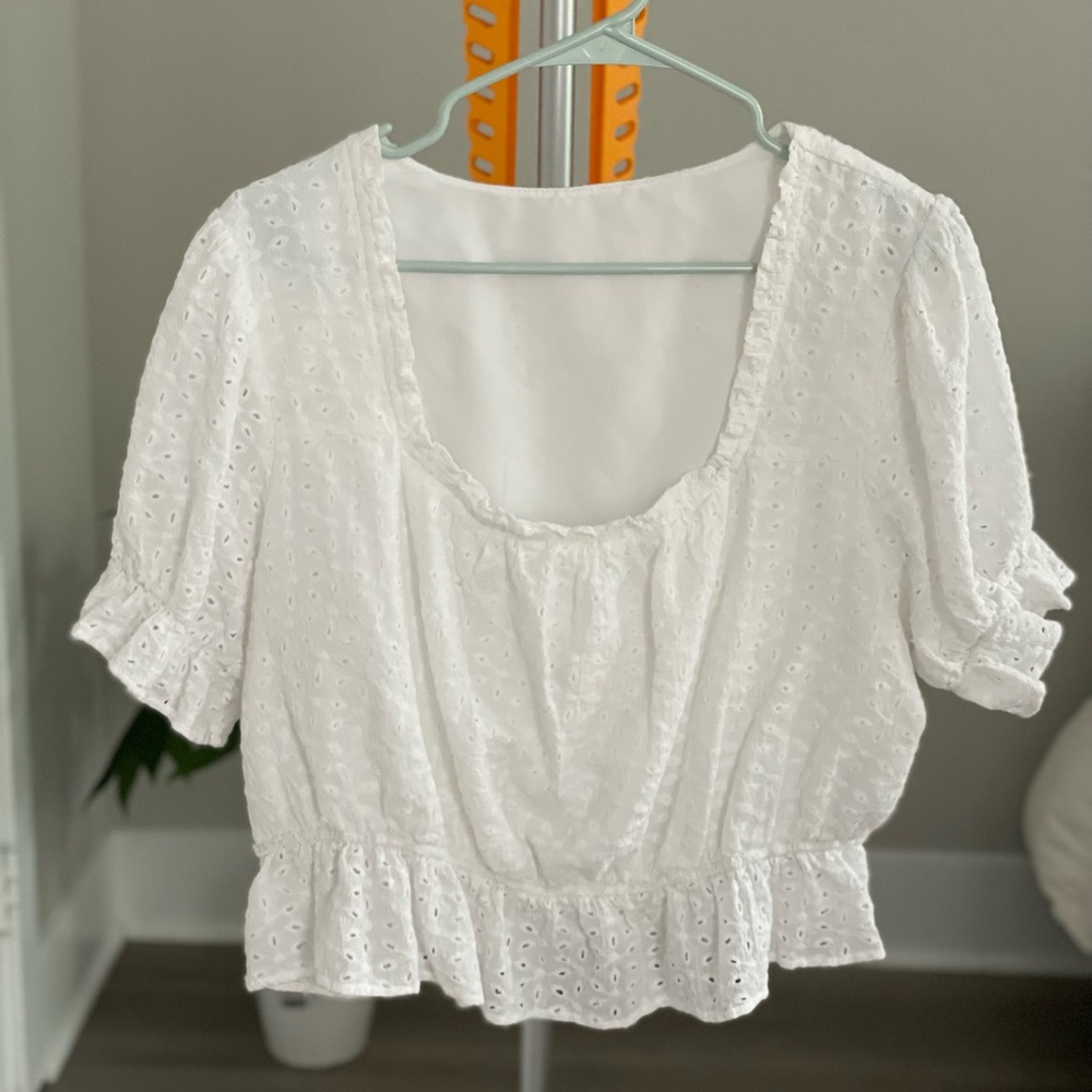SHEIN White Crop Top
